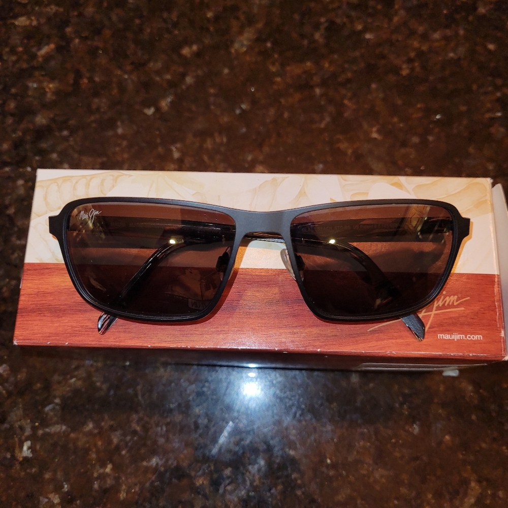 Maui Jim Black Sunglasses